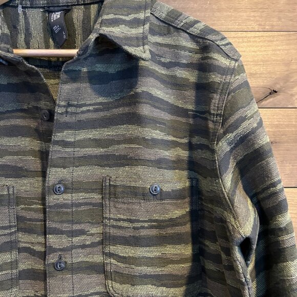 MOUNTAIN HARDWEAR Granite Peak Heavyweight Flannel Shirt Sz L ~ NWOT! - Picture 3 of 5